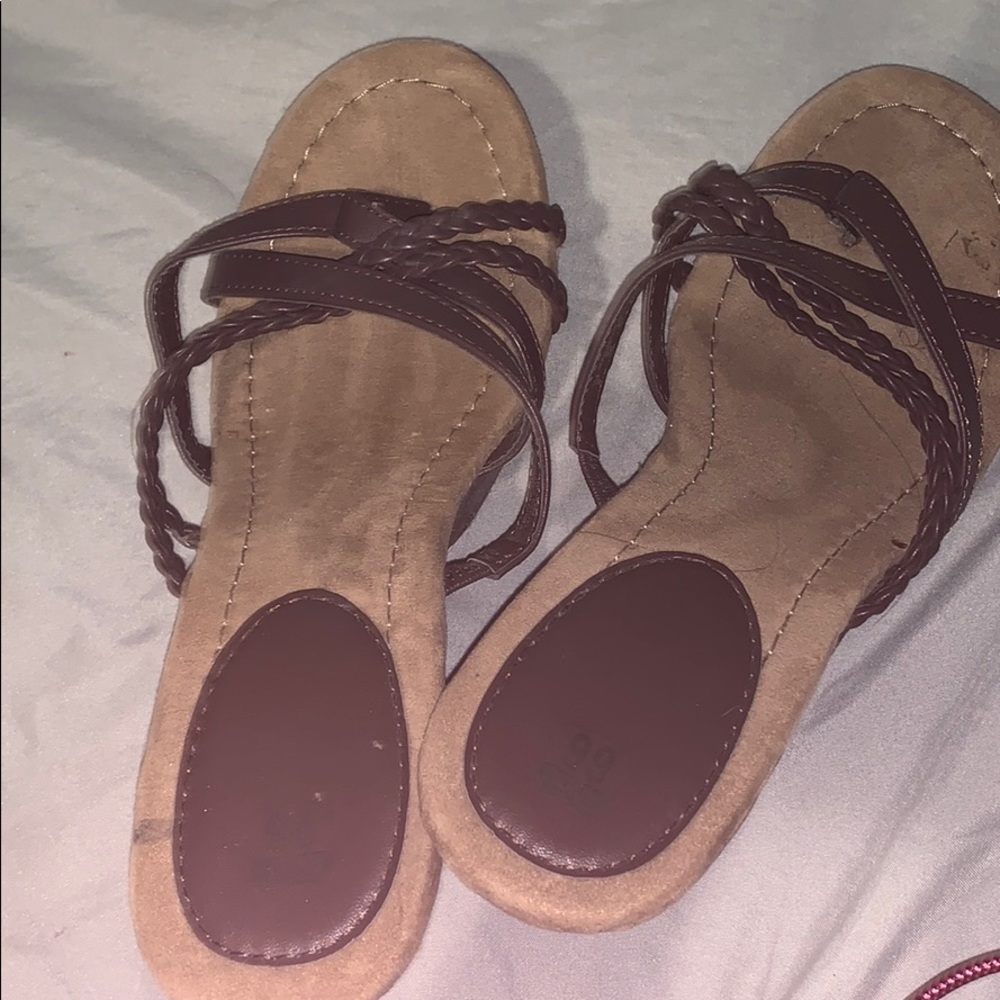 Heels - Picture 3 of 3
